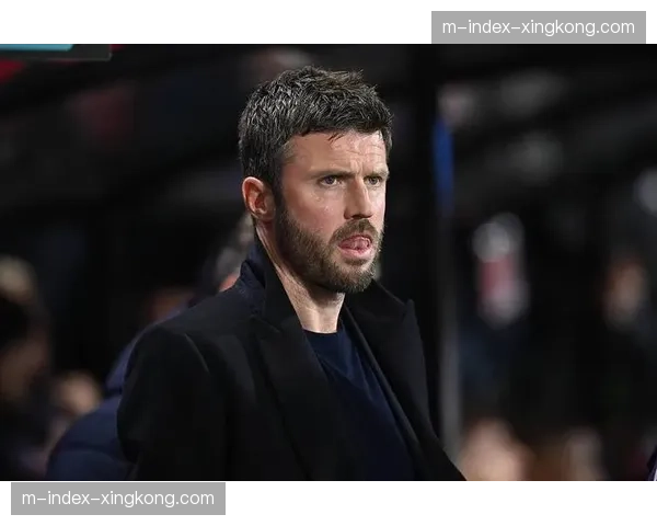 曼联裁判争议判罚成比赛转折点 卡里克质疑尺度不一点球漏判 曼联裁判争议判罚成比赛转折点 卡里克质疑尺度不一点球漏判